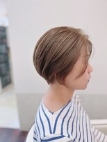 カラーズアンドロッソ(Colors&Rosso)&nbsp;横顔もきれいに見えるショートボブ