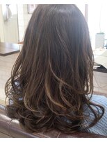 ラグーナ(Laguna) 大人のツヤ髪ミディアムレイヤースタイル