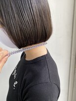 インビテーション(invitation)&nbsp;ダークトーンの切りっぱなしボブ