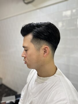 メリケンバーバーショップ フクオカ(MERICAN BARBERSHOP FUK) かき上げヘアショートレイアーくせ毛風パーマコンマヘアS30