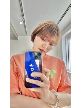 ムード カナザワ(mood kanazawa) ミルクベージュ×耳掛けボブ