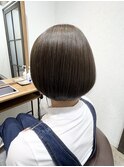 大人可愛い20代30代40代前下がりひし形小顔ボブ丸みショート