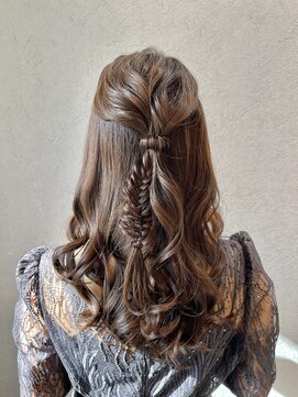 シャルムバイケンジ(Charm.by KENJE) 【ハーフアップ】編みおろし/結婚式/二次会/同窓会/銀座