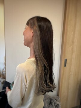 ニード(need) グレージュインナーカラー×ぱつっと