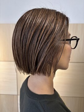 ニュア(neua) 切りっぱなしボブ