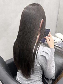 ファイブバイジエクト 堀江(FIVE by The Ect) ダークグレージュ　暗髪 ダブルカラー ブリーチ 髪質改善2