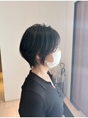 横顔まで綺麗なショートカット