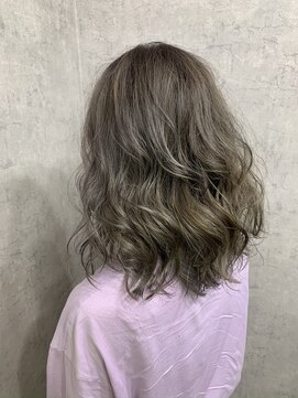 ラグナ(Laguna) ブリーチオンカラー シルバーアッシュ