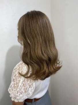 カルフール 草加本店(Carrefour) イエローベージュ/ダブルカラー/ケアブリーチ/透明感/コテ巻き