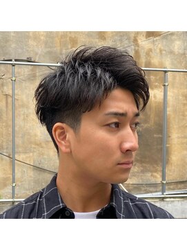 ドルクス 日本橋(Dorcus) 20代30代メンズオススメアップバングスタイル
