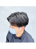 ショートセンターパート／ツーブロックマッシュ