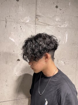 スリー 横浜(THREE) 【GEN】指名 スパイラルパーマ/センターパート/メンズカット