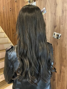 アヴァンス 天王寺店(AVANCE.) カーキグレージュ×透明感