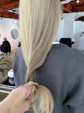 マド(Mado) ホワイティベージュ