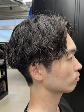 フイ 代々木(Hui) メンズ/アップバング/ツーブロックマッシュ/束間ショート/波巻き