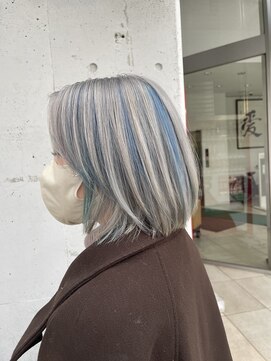 いろあそび 八王子 ホワイトシルバー×水色