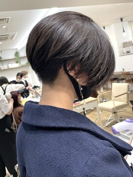 ピルボックス(PILL BOX) 耳掛けショート/刈り上げ/マッシュ/ベリーショート