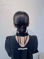 ソノ(sono) シニヨン タイトアレンジ ベロアリボン 参列ヘア お呼ばれヘア