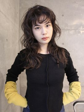 オーオ シカシカ(OOO YY) 大きいウェーブパーマ/クルムパーマ/ハッシュカット