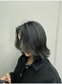 グレー