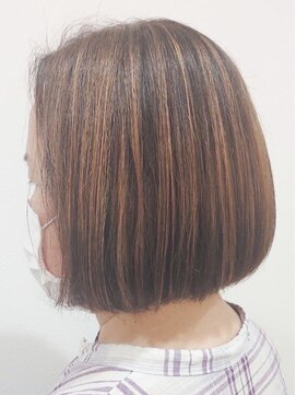 トゥルートラスト アン 下石田店(True Trust un) アッシュベージュ丸みボブセンターパート 暗髪+ハイライト