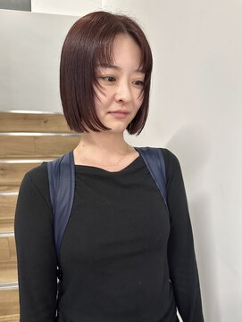 ヨーク(YOKE) YOKE 大人ボブ切りっぱなしボブフェイスレイヤーレッドボルドー