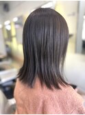 オリーブグレージュ