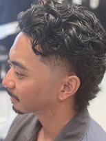 フランクスバーバー アンド ビアークラブ(FRANK'S BARBER and BEER CLUB) MEN’S HAIR/サーフカール/刈り上げセンターパート/有楽町