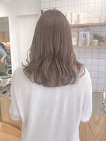 エンネ 新宿(enne) グレーベージュ/くすみカラー/ウェーブ巻き/ヨシンモリ