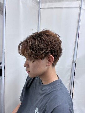 フィフスワン(fifth one) 外国人風/緩めスパイラルパーマ