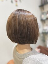 エン(enn)&nbsp;【enn】切りっぱなし×前下がりボブ