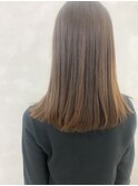 ぱつっと切りっぱなしのストレートミディアムボブ