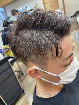 ヘアーゾーン ハチマルハチ 登戸駅前店(Hair Zone 808) フェードカット