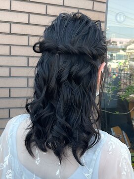 ヘア ショップキャリー 結婚式のお呼ばれアレンジ！ハーフアップ