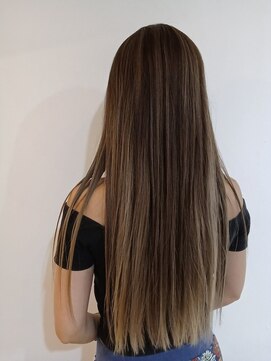 ツムグ 代官山店(TUMUGU) ホワイトグレージュ脱白髪染めハイライト大人かわいいヘア