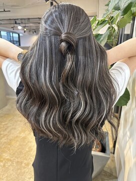 メリー オオサカ(Merly Osaka) 人気！透明感たっぷりハイライト_contrast brown ash_