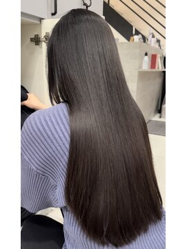 ウクラ バイ レシッド 池袋(uchla by rcid) 20代30代40代☆滑らか美髪小顔ロング×酸性ストレートパーマ黒髪