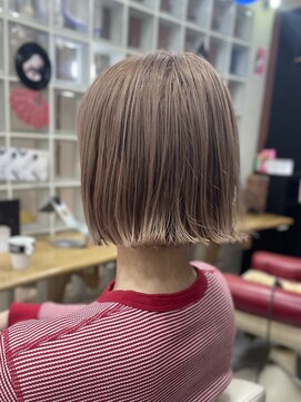 パーマネントガレージ(Parmanent Garage) ホワイトブラウン☆ボブ