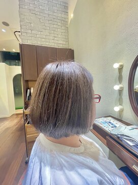 エルサフィロ ヨドヤバシ(el zafiro yodoyabashi) 【el zafiro yodoyabashi】ミニボブ白髪馴染ませスタイル