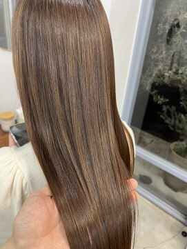 ペイジヘアー(paige hair) 酸熱シルクストレートハイロング前髪あり