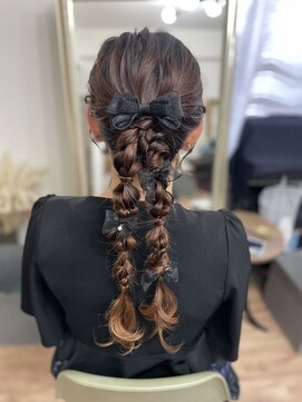 セニシエンタ(CENICIENTA) ツイン編み下ろしポニー