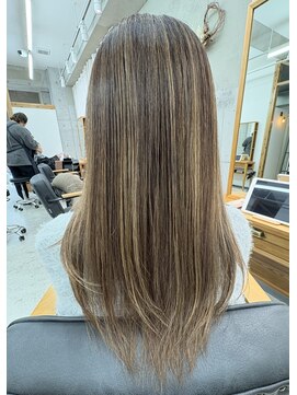 タイト(tyto) 【ブリーチあり】明るめベージュハイライトカラー