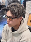 1035金髪ハイライトメッシュツイストスパイラルアップバング