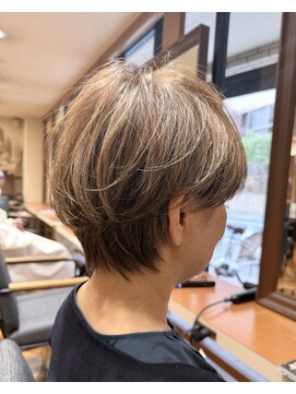 ドゥワドフェパッソ(Doigt de fee passo) 後ろ姿まで綺麗な大人ショート