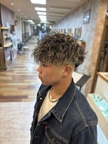 イエローコーン 金沢文庫店(YELLOW CORN)&nbsp;メンズハイライトパーマ　スペインカール　メッシュ