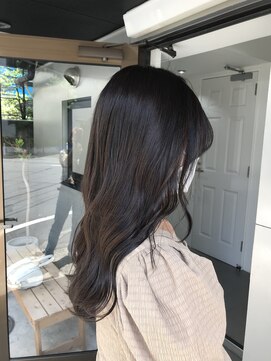 ネイヴィル(navile) ◎赤みのない透け感グレージュ