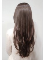 ビルギット(BIRGIT) 艶髪ロング