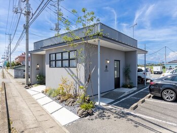 ヘアークラフト(hair craft)の写真/【県道2号線沿い】スタイリスト2人の少人数広々空間。開放的な店内でゆったりサロンタイムを♪