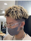 刈り上げショートアップバング