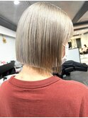 丸みショートヘアミルクティーベージュピンクベージュブリーチ